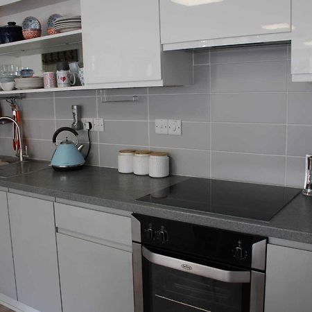 May View - Luxury Sea View Apartment - Millendreath, Лу Екстериор снимка